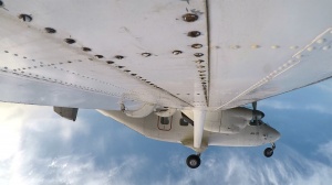 Дипломи FAI, стрибки з Ан-28, «Зняти іржу» - на аеродромі «Коротич» відбувся яскравий парашутний вікенд
