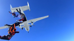 На аэродроме «Коротич» проходит международный сбор парашютистов BWC 40-way