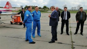 Летчики Харьковского аэроклуба Сергей Филатов и Сергей Комин приступили к испытаниям самолета УТЛ-450, созданного компанией «Мотор Сич» на базе Як-52