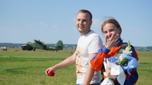 Она сказала «Да!». Харьковчане Константин и Анастасия обручились на аэродроме «Коротич»